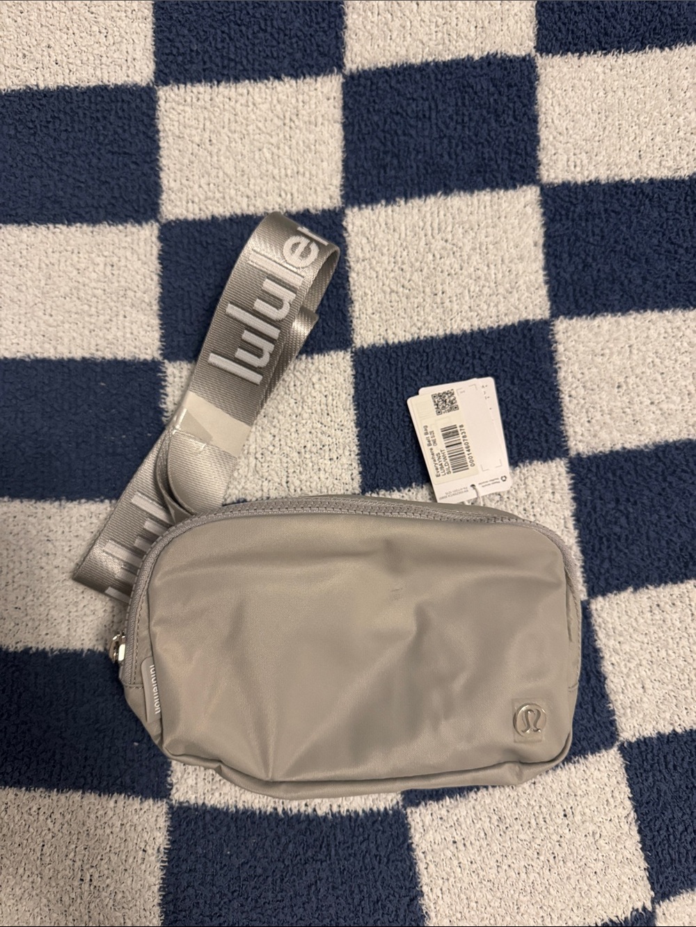 NWT lululemon Everywhere Belt Bag